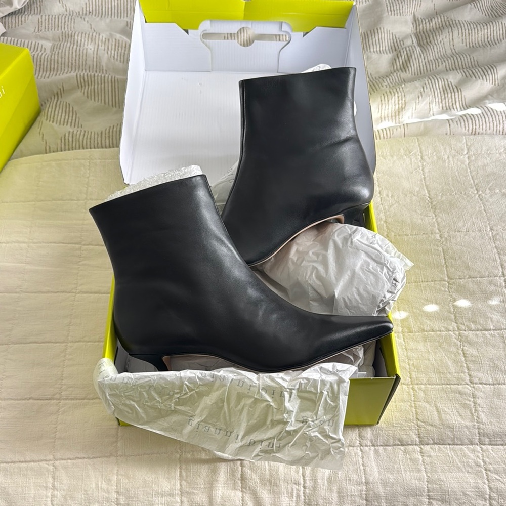 Elegant Black Ankle Boots